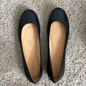 Black naturalizer ballet flats